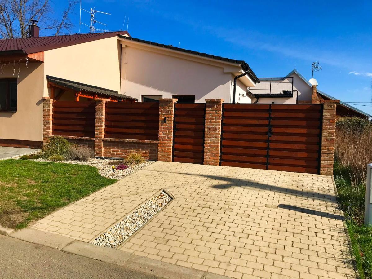 Penzion Mikulecky Kutloch Mikulcice Екстер'єр фото